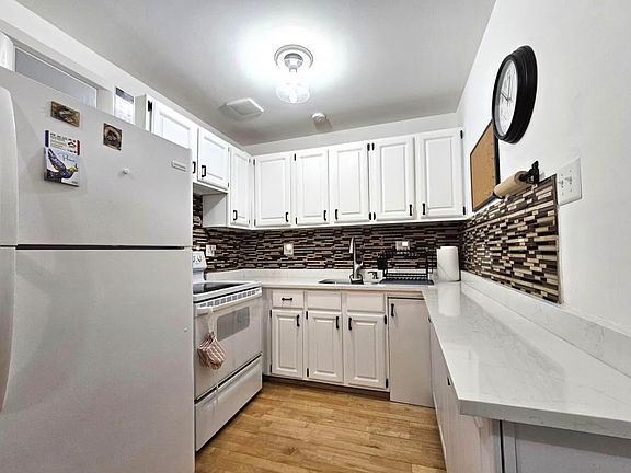 5th image of 805 Grove Dr #2086