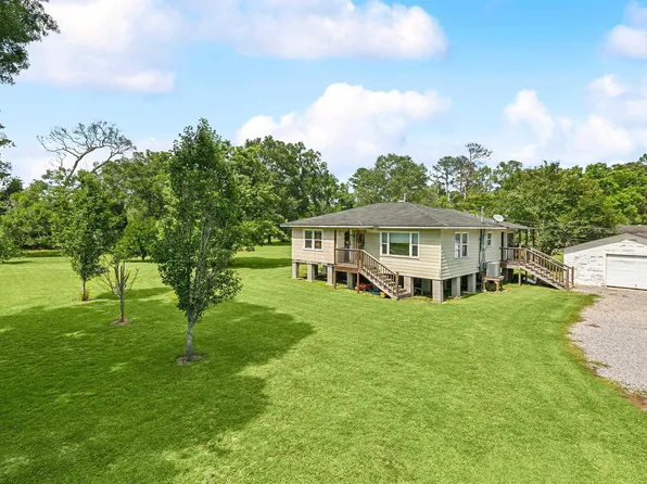 15394 Henderson Bayou Rd, Prairieville, LA 70769
