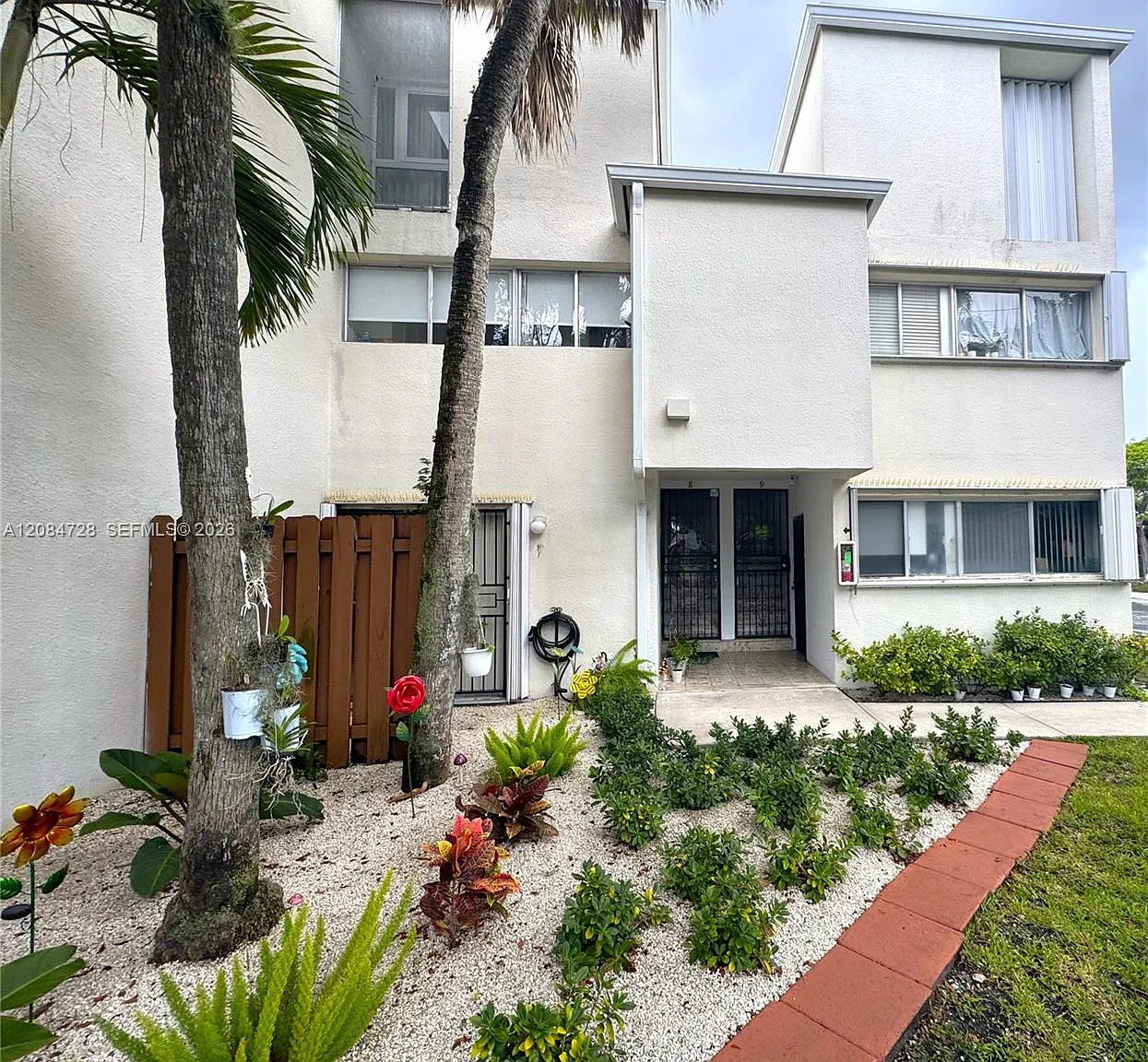 La Arboleda Condo — Photo 1