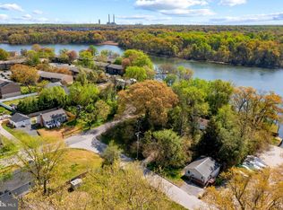 7805 Leymar Rd, Glen Burnie, MD 21060