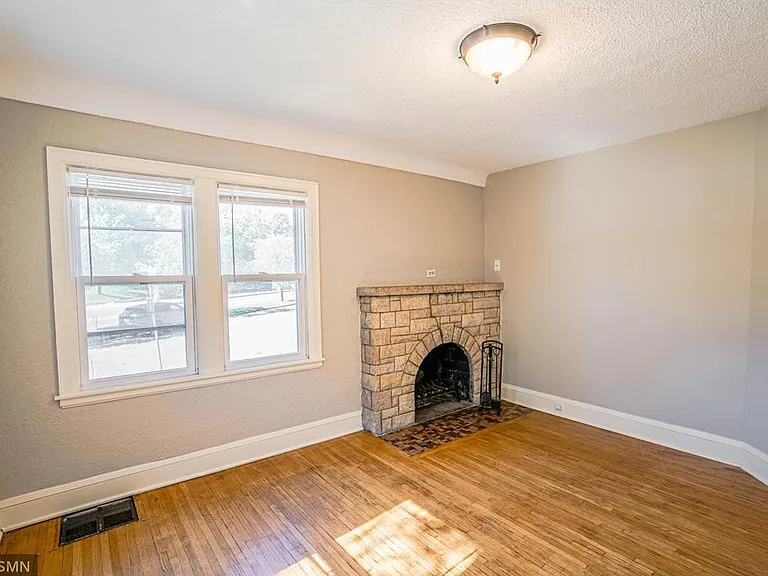 2940 Vincent Ave N #1 — Photo 15