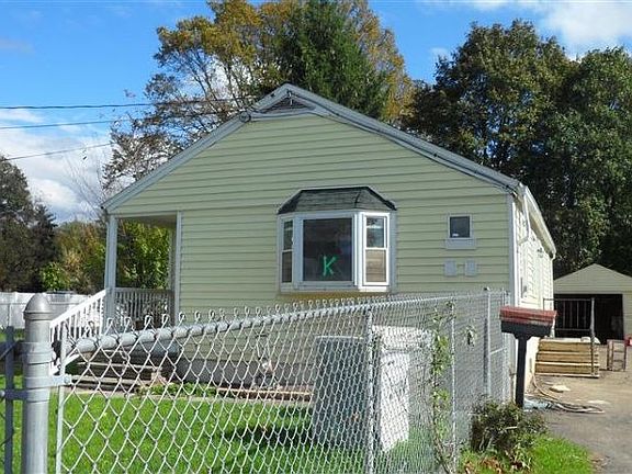 2nd image of 372 2nd Ave