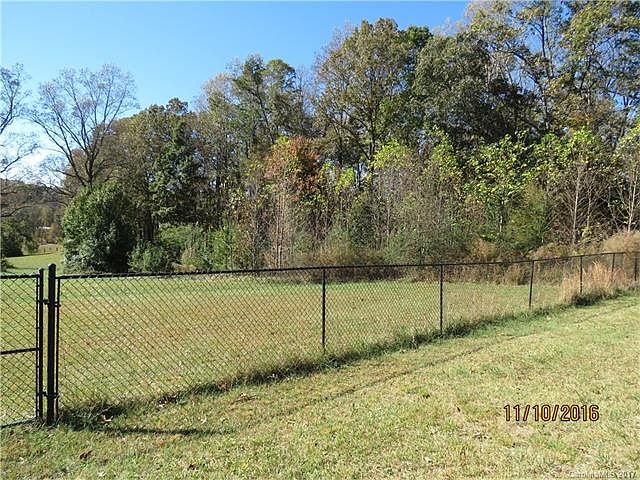 2nd image of 505 Chatham Ln
