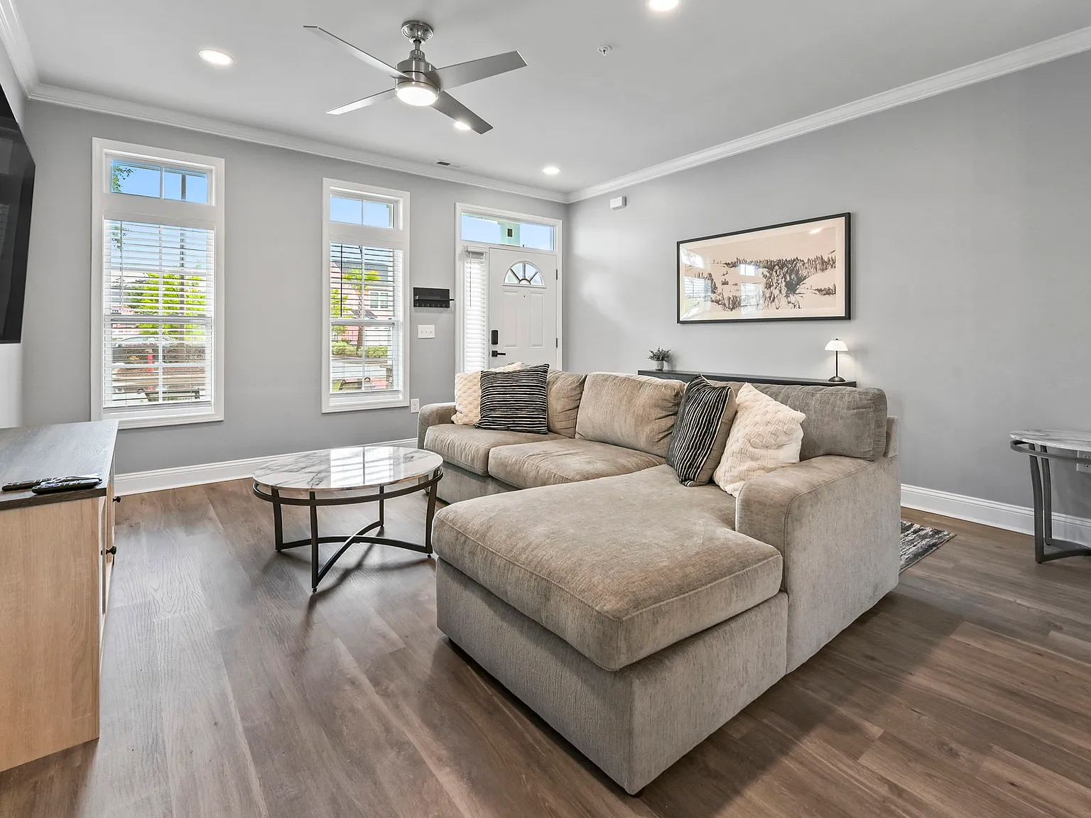 2 bed, 2.5 bath, 1216 sqft, $2,200 — Photo 3