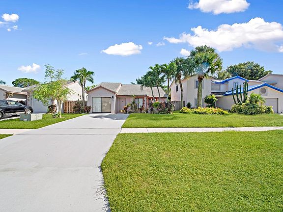 3rd image of 5960 Strawberry Lakes Cir