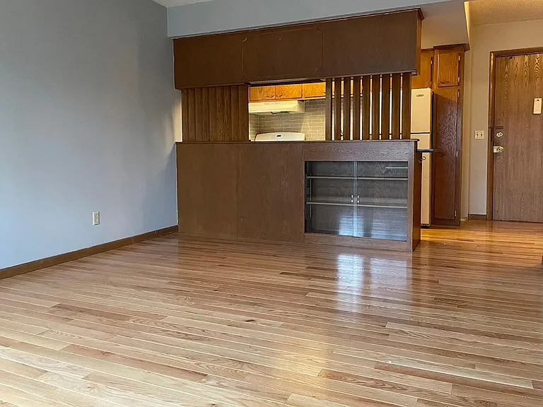 3428 Harriet Apartments — Photo 12