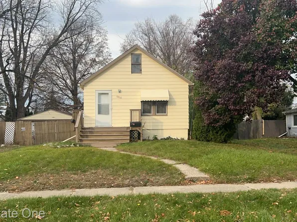 25512 Yale St, Dearborn Heights, MI 48125