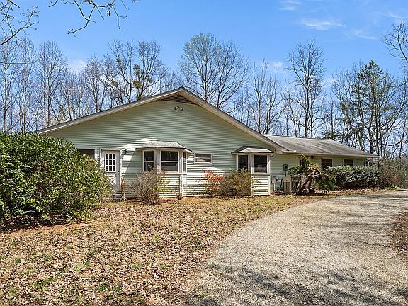2nd image of 484 Briar Patch Ln
