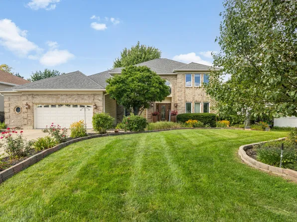 2020 Carlisle St, Algonquin, IL 60102