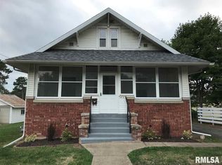 1472 N Cedar St, Galesburg, IL 61401