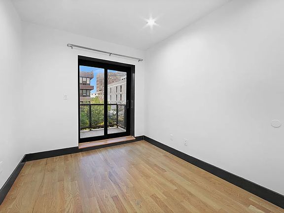 5th image of 566 Park Pl #4R