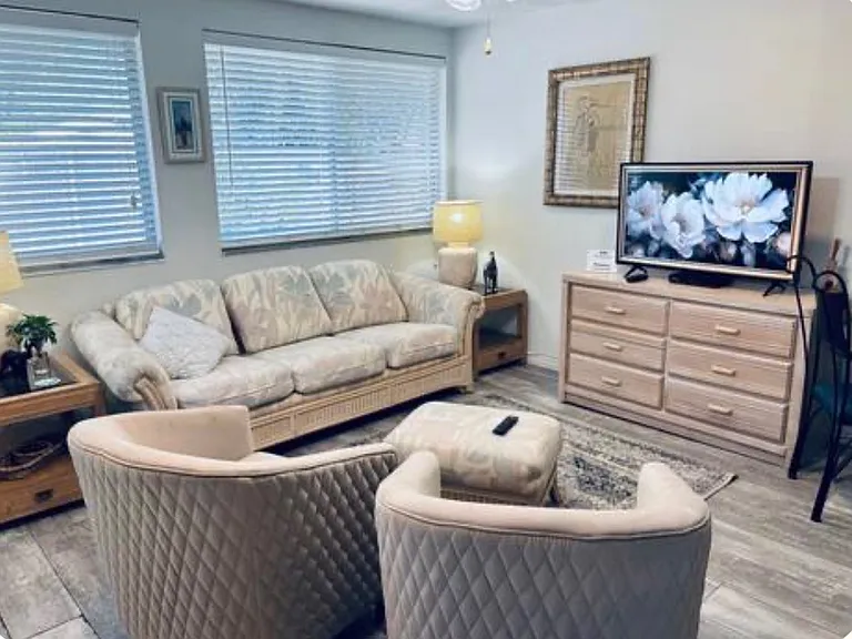 2709 Siesta Dr — Photo 1