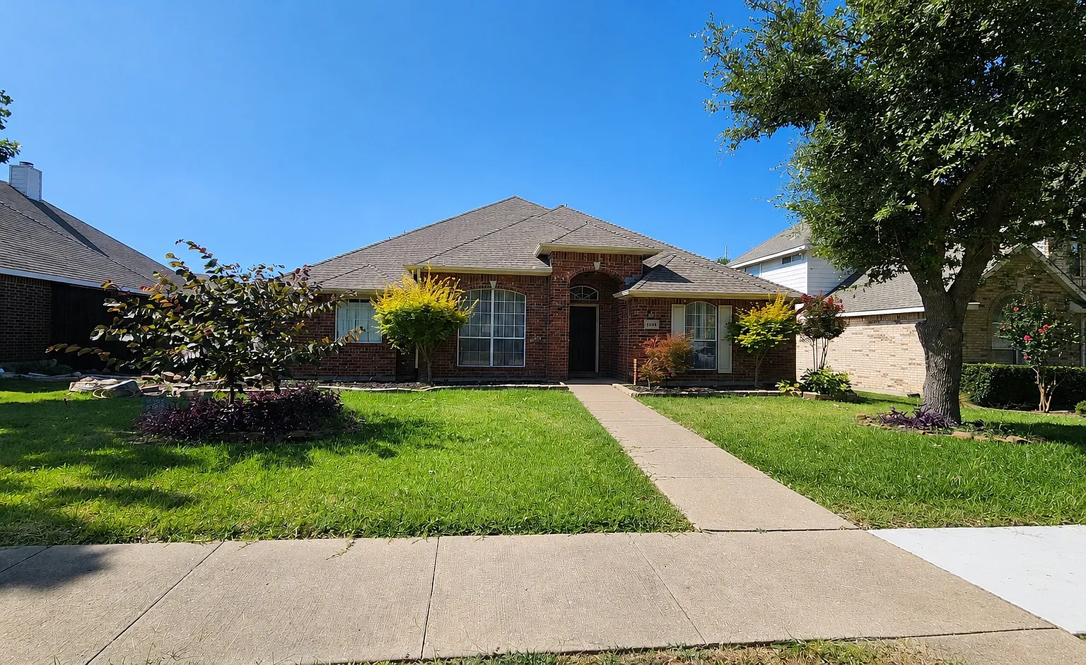4 bed, 2222 sqft, $2,700 — Photo 1