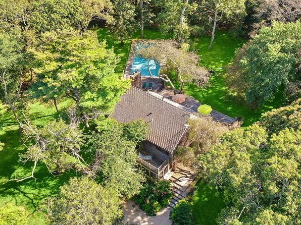 189 Scuttle Hole Rd, Water Mill, NY 11976