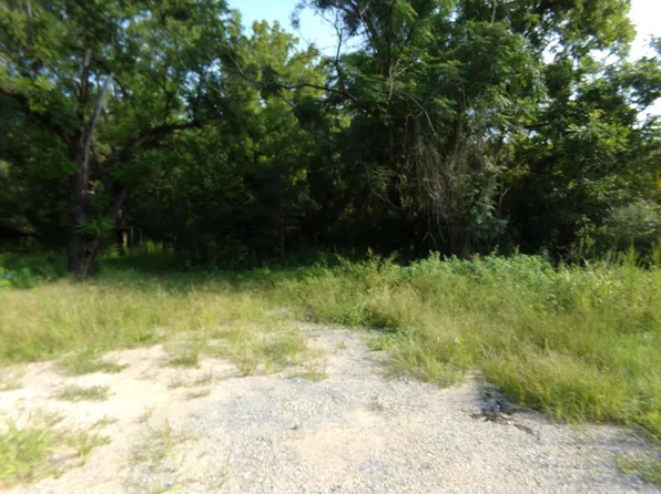 5902 Roberts Rd, Crestview, FL 32536