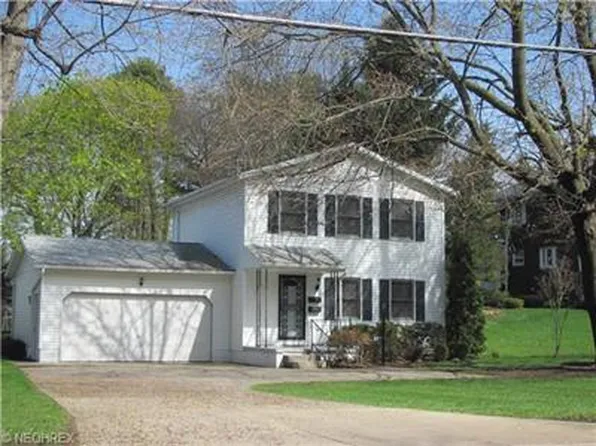 377 Cleveland Rd S, Mogadore, OH 44260
