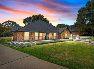 8628 Canyon Crest Rd, Fort Worth, TX 76179