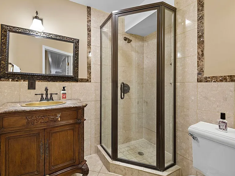 910 Hudson St #1 — Photo 13