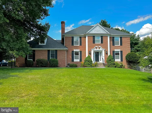 16213 Deer Lake Rd, Rockville, MD 20855
