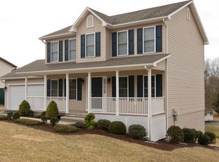 200 Masters Dr, Cross Junction, VA 22625