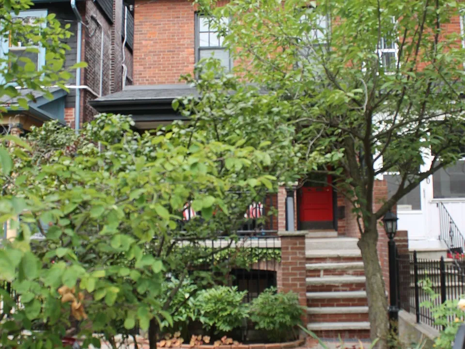 82 Galley Ave #LOWER L