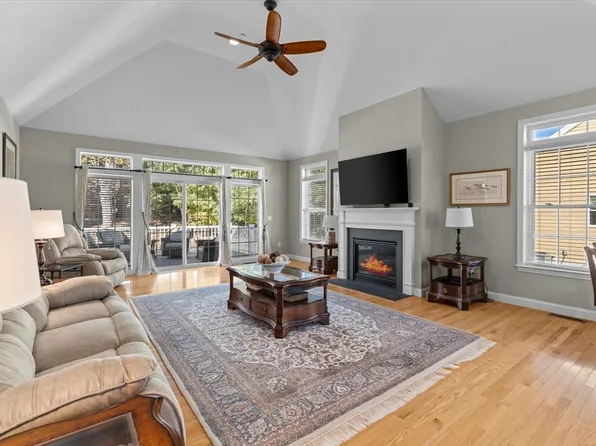 51 Front 9 Dr, Haverhill, MA 01832