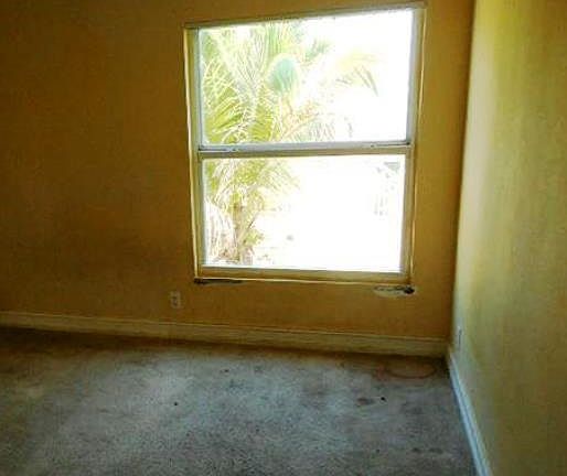 4th image of 610 SW 1st St