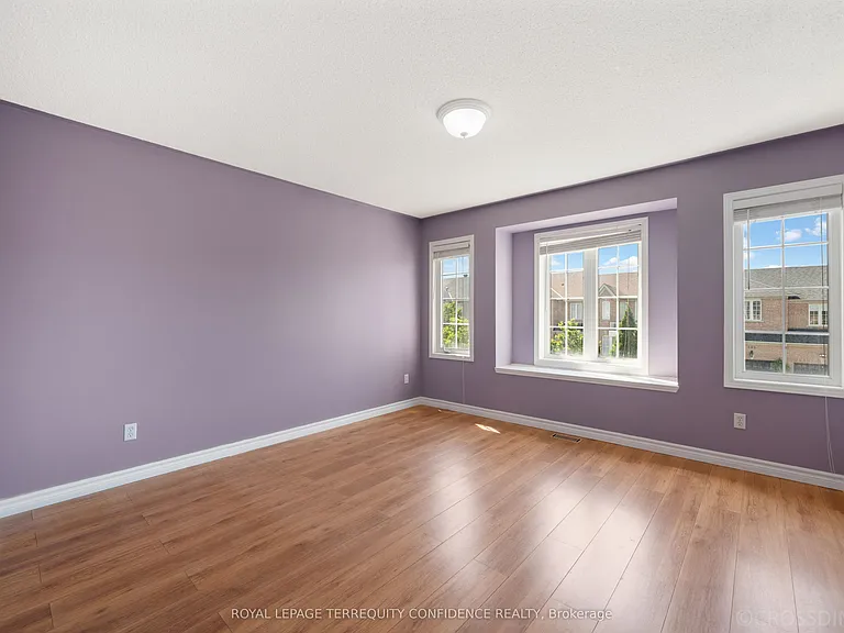 131 Laurelhurst Cres — Photo 21