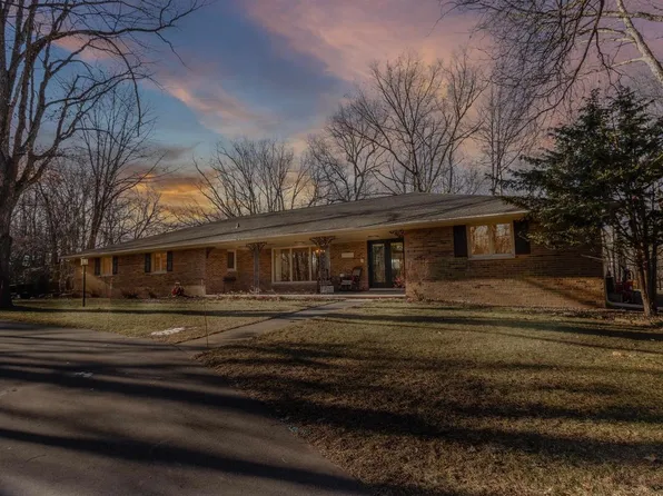 1514 Fox Trail, Green Bay, WI 54313