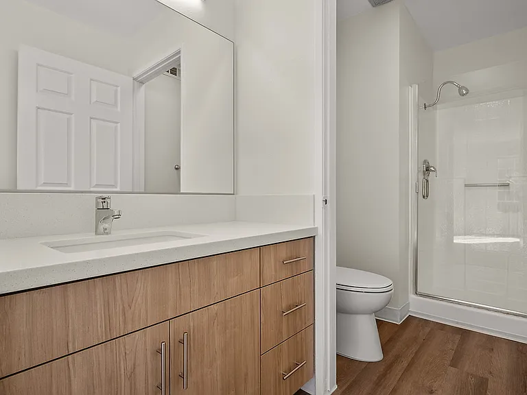 Tiffany Court — Photo 15
