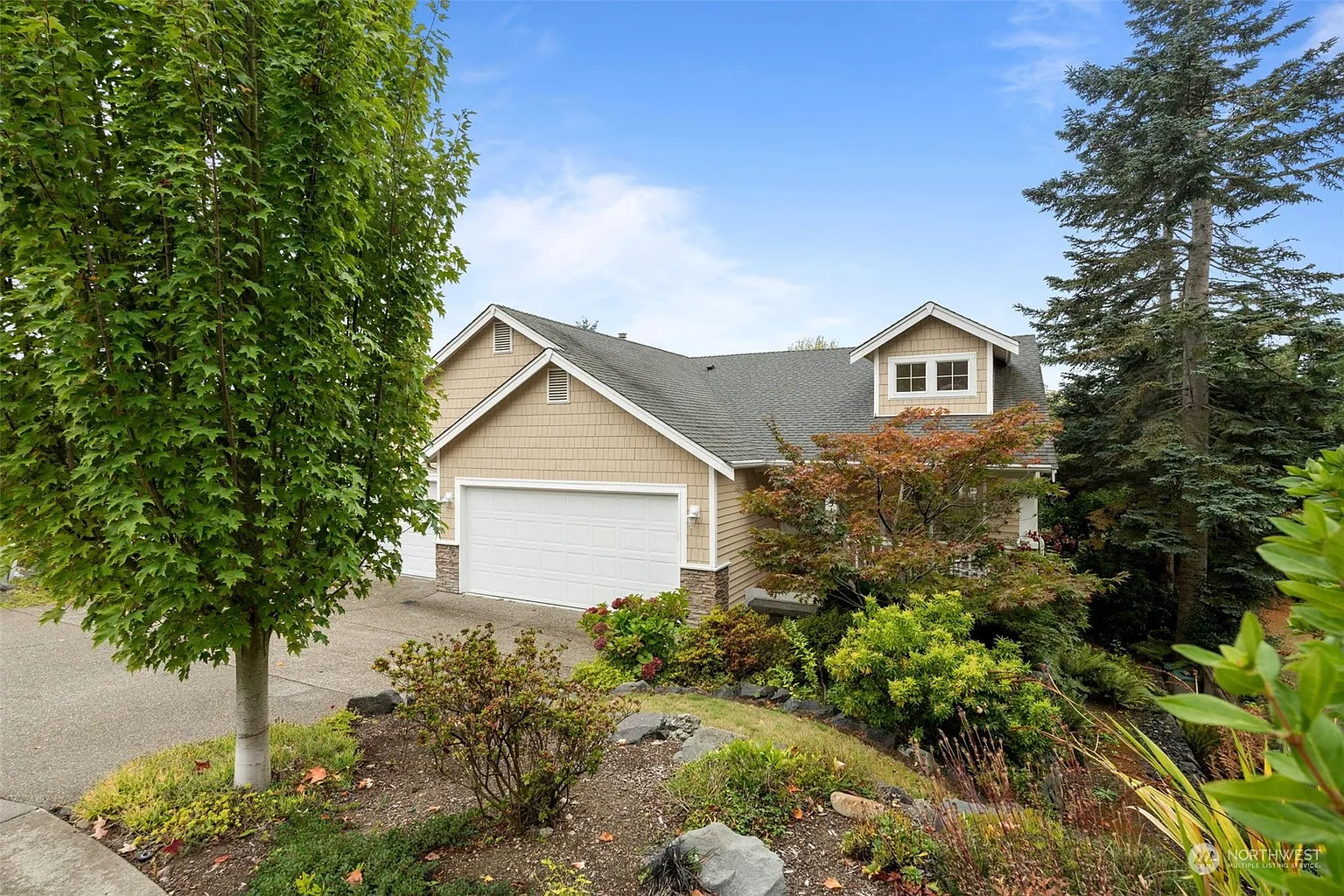 3134 43rd Avenue NE photo 1