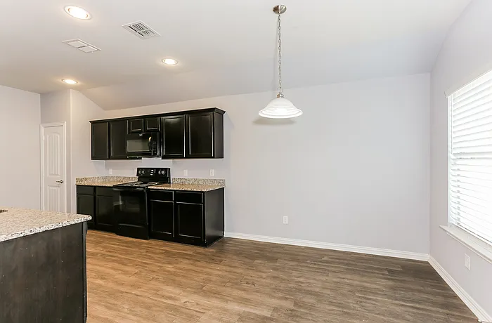 9021 Curacao Dr — Photo 4