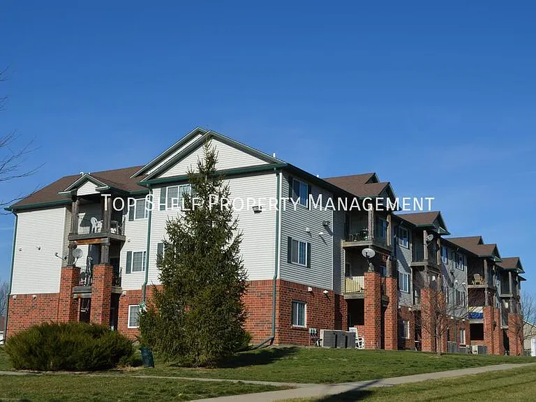 101 NW 8th St #105 — Photo 1