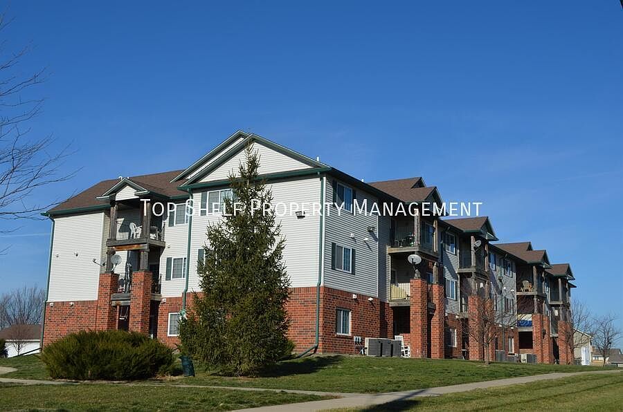 1st image of 101 NW 8th St Unit 105