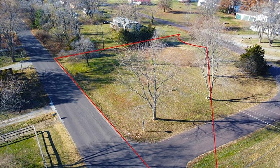 2nd image of 708 Southwood Dr