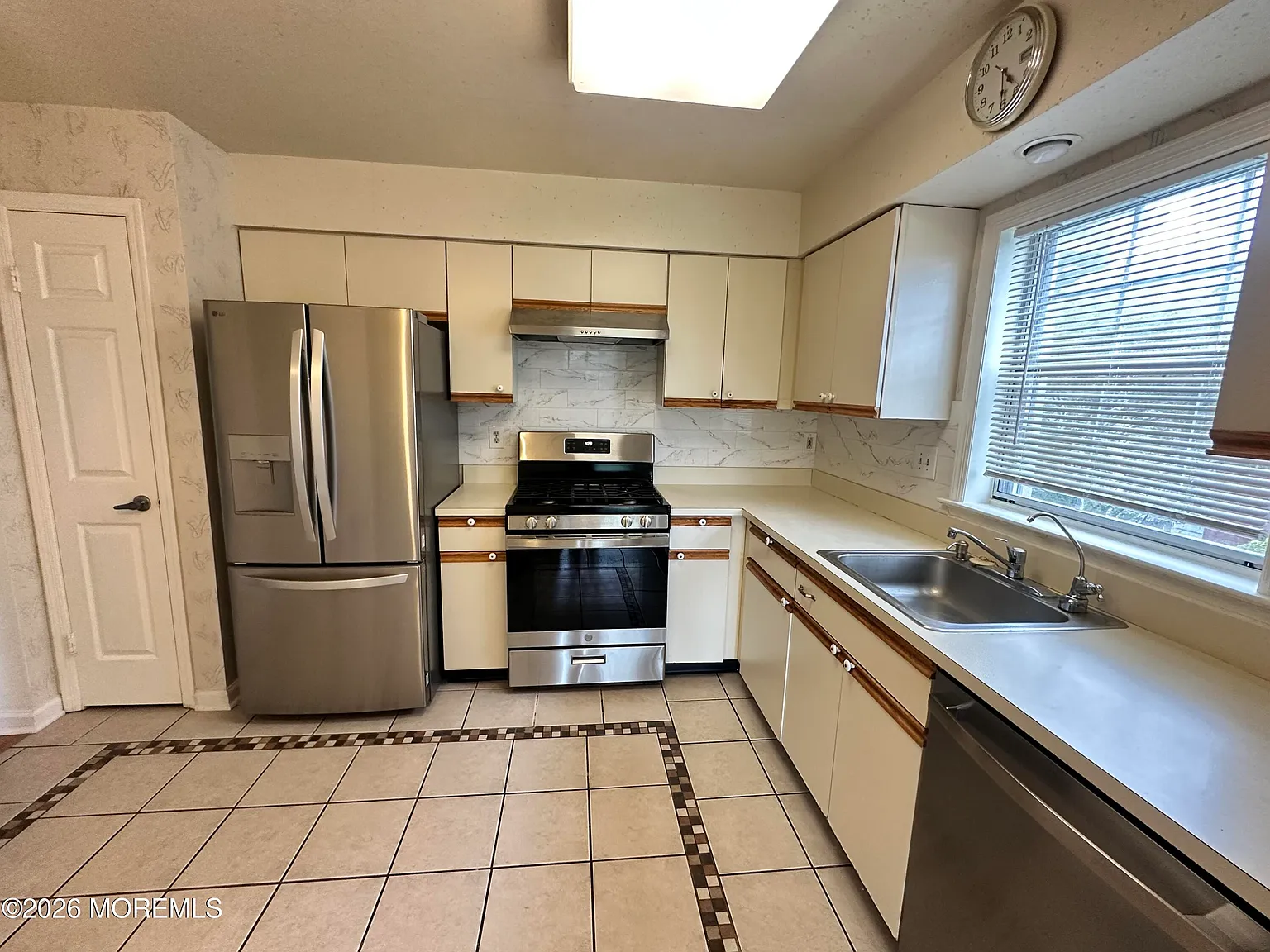 2 bed, $2,650 — Photo 3