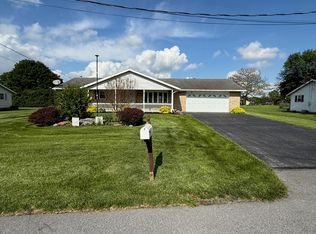 85 Buckthorn Dr, Carlisle, PA 17015