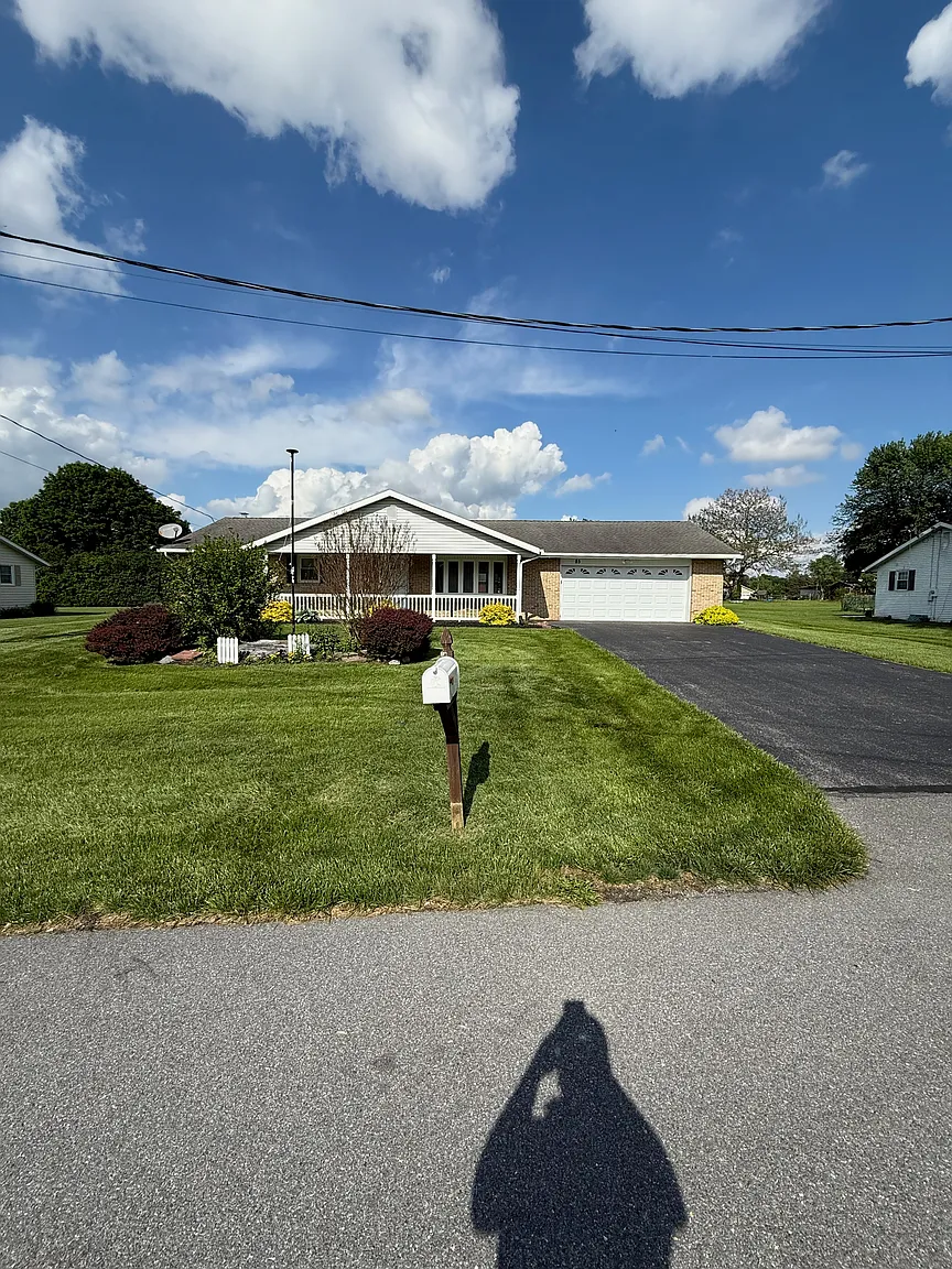 85 Buckthorn Dr photo 1