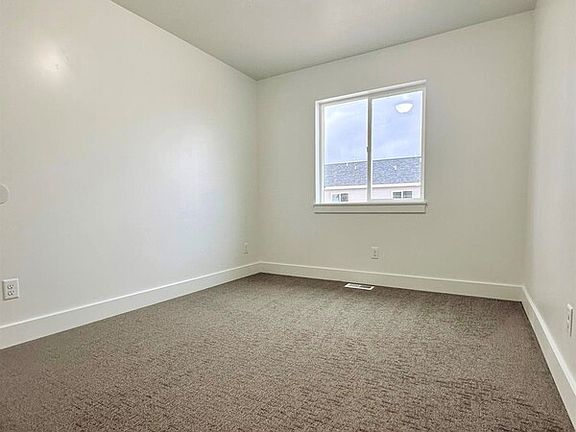 4th image of 479 N 2900 W Unit 8