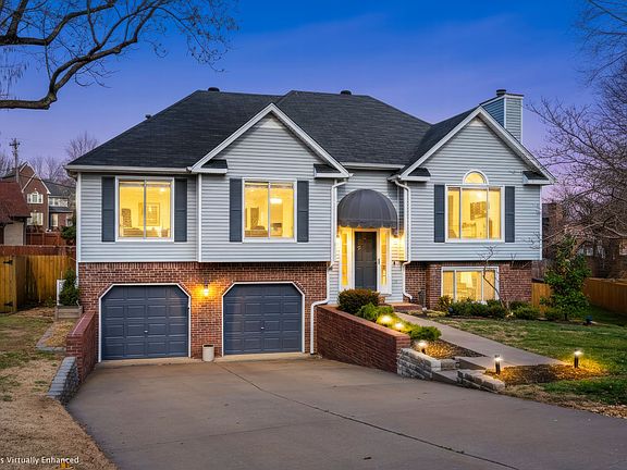 2nd image of 301 Oakwood Cv