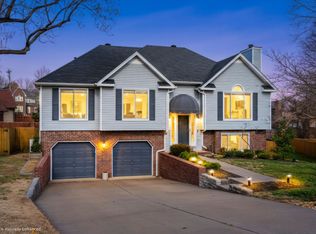 301 Oakwood Cv, La Vergne, TN 37086