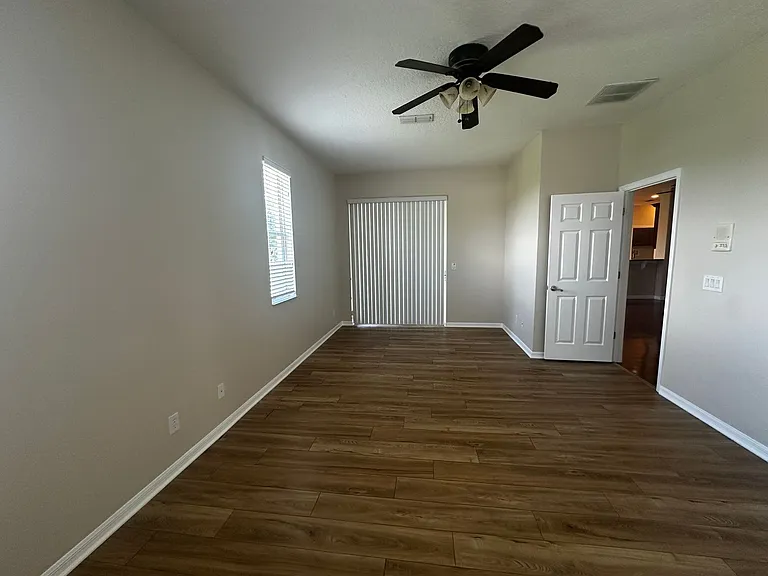 1904 Candlenut Cir — Photo 16