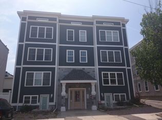 709 E 7th St, Boston, MA 02127