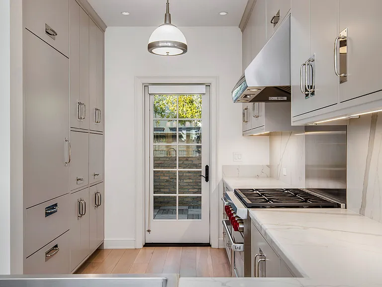 The Residences at Palisades Village — Photo 31