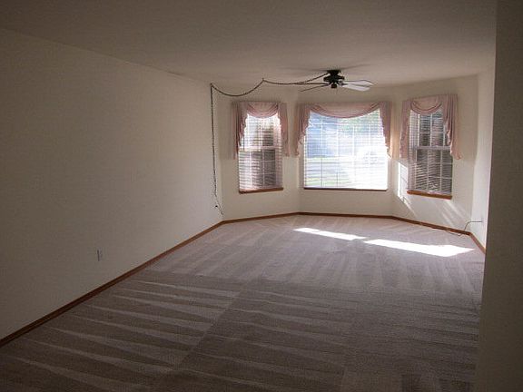 4th image of 205 Garden Dr