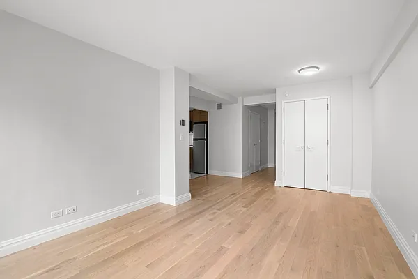 Rented by Stonehenge NYC LLC | media 10