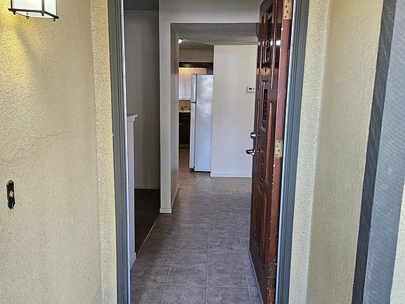 5th image of 3317 W Hillsdale Ave