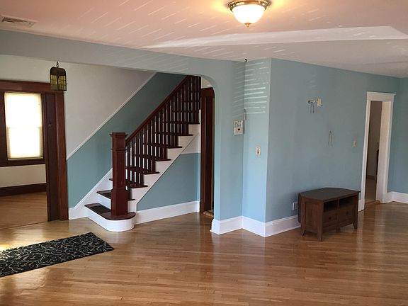 2nd image of 21 Waterside Pkwy