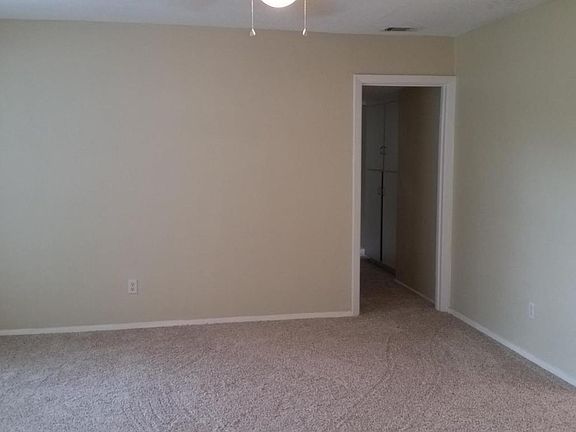 4th image of 223 California Dr