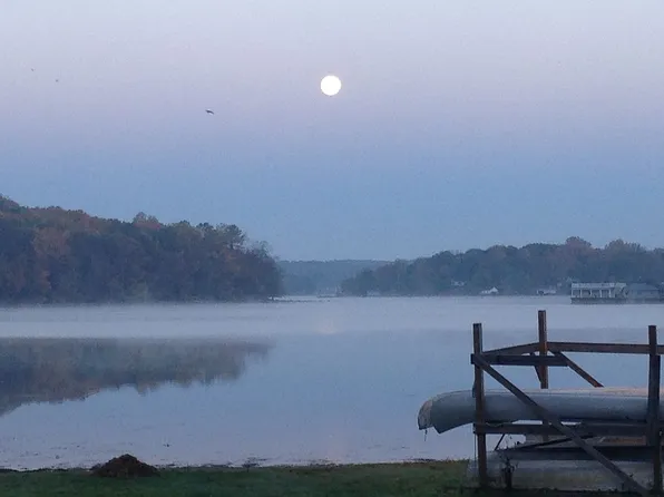 20 McNabb Rd, Lake Hopatcong, NJ 07849